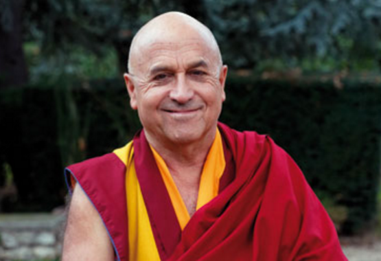 The Unusual Meditation Practices of 5 Wise Spiritual Gurus